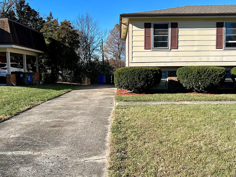 3327 Wood Valley Ct — Photo 3