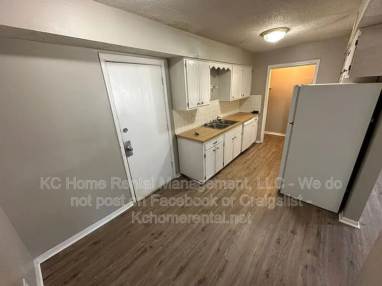6337 N Wyandotte St — Photo 7