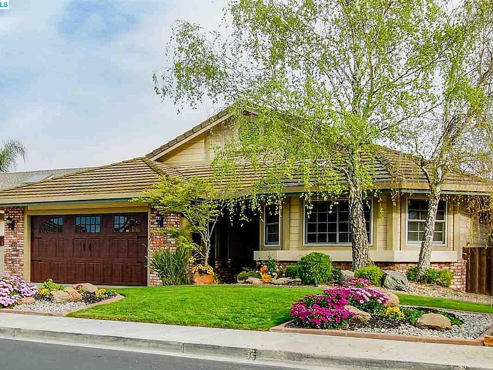 1st image of 5652 Drakes Dr