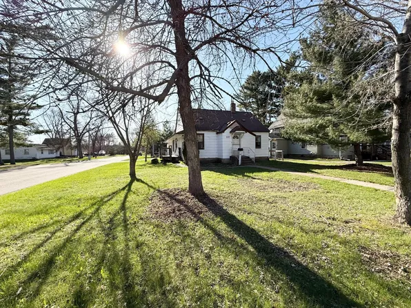 237 Wood St S, Mora, MN 55051