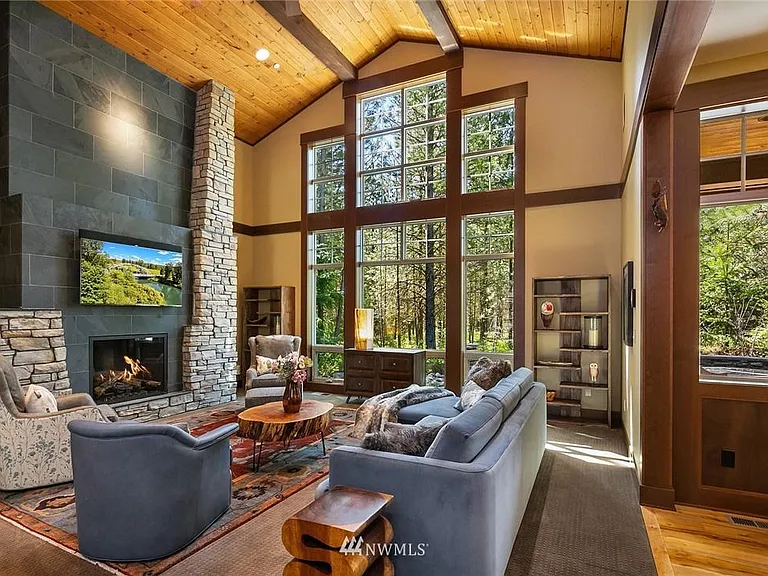 230 Equinox Dr — Photo 4