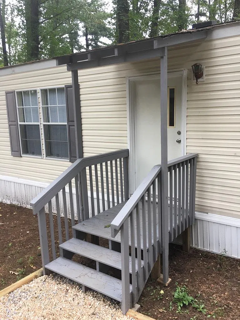 168 Pinner Rd — Photo 1