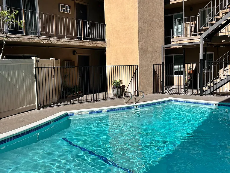 11460 Riverside Dr — Photo 5