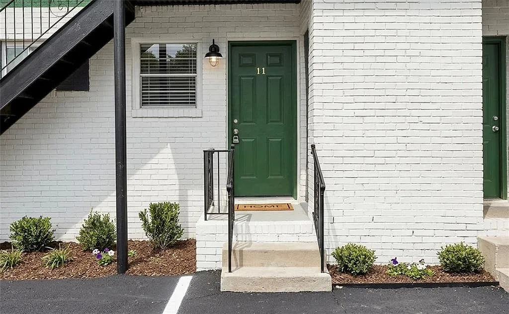 2 bed, 1.0 bath, 750 sqft, $1,125 — Photo 2