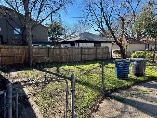 5117 Mission Ave — Photo 13