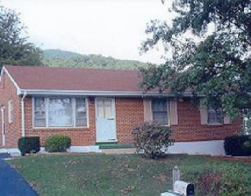 1st image of 4764 Jacklin Dr NE