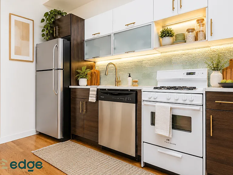 690 Prospect Pl #1R — Photo 3
