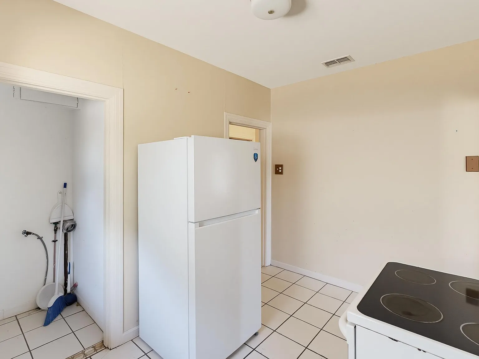 2 bed, 987 sqft, $1,700 — Photo 4