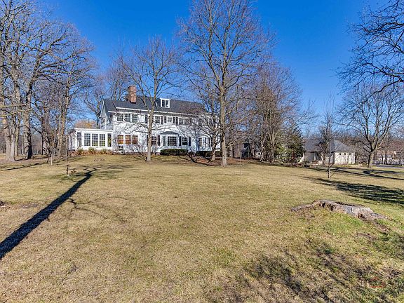 2nd image of 1680 Hickory Knoll Dr