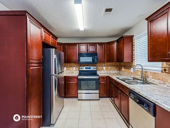 5th image of 6533 Rebecca Lou Ln