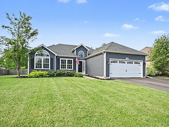 2nd image of 566 Yellowstone Ln