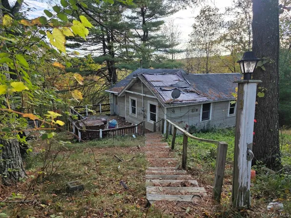 43 Hilltop Trail, Wurtsboro, NY 12790