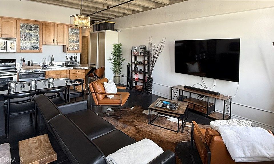 1st image of 312 W 5th St APT 1022