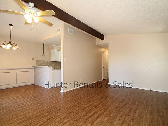 4th image of 1023 Royal Vista Dr