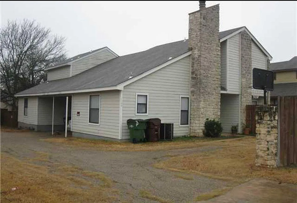 1709 Horseshoe Cir — Photo 1