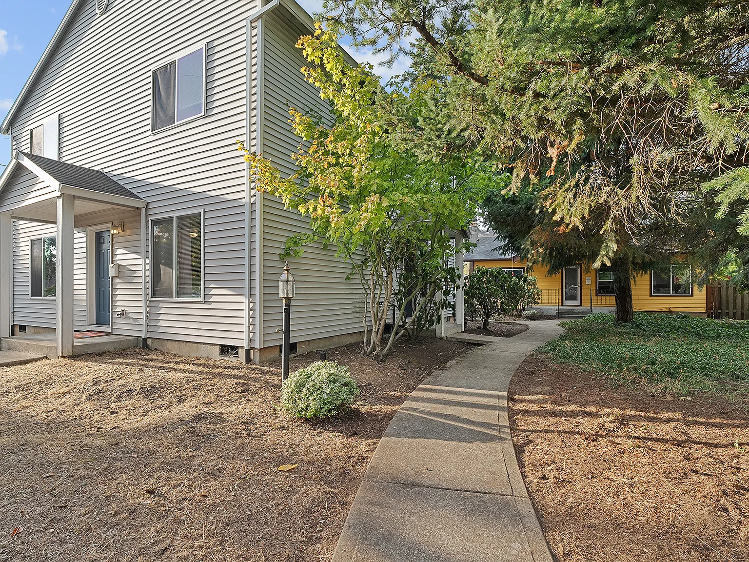 2 bed, 878 sqft, $3,000 — Photo 3