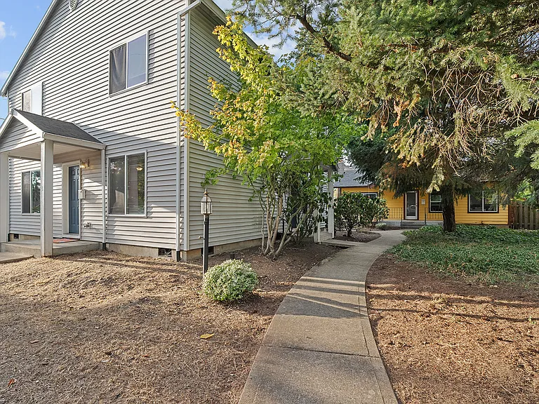 6303 SE Woodstock Blvd #1 — Photo 3