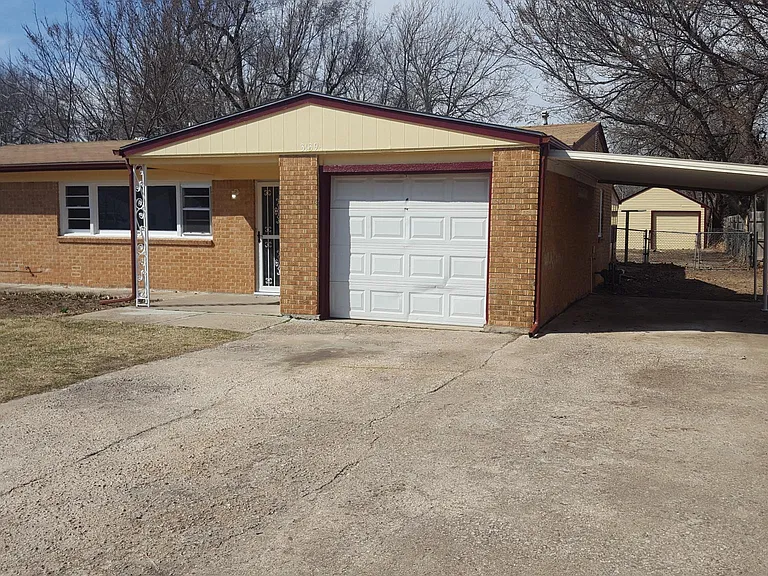 3139 N Coolidge Ave — Photo 1