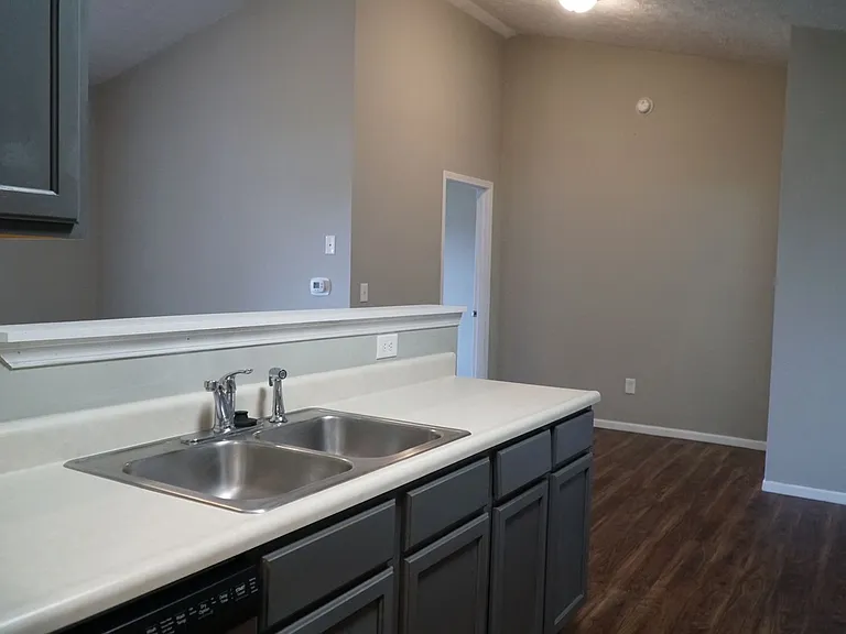 80 Bridgewater Ct — Photo 4
