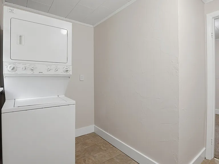 10 Oswald St #1 — Photo 3