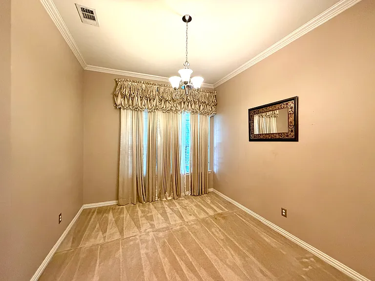 2102 Central Park Dr — Photo 5