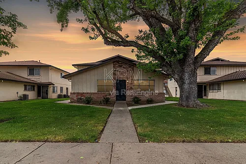 1227 Pinetree Dr #1 Photo 1