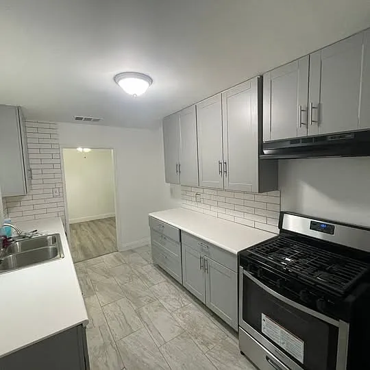 824 Blossom St — Photo 4