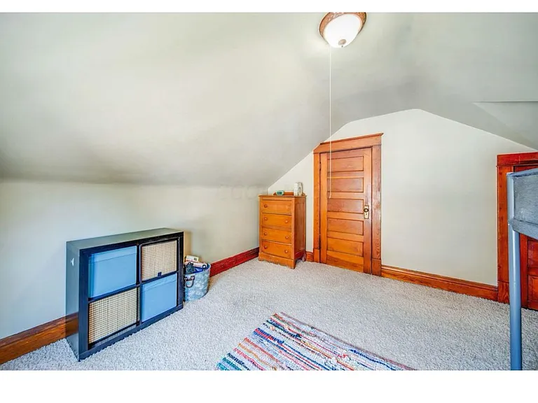 299 E Woodrow Ave — Photo 32