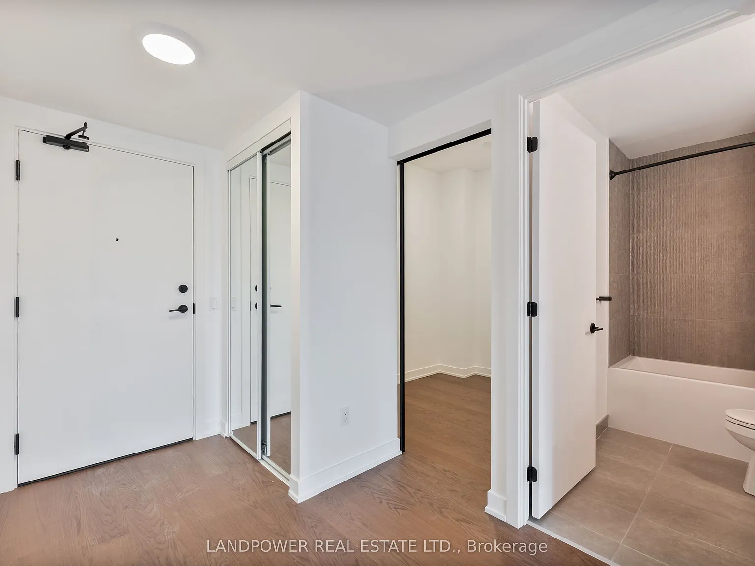 South Forest Hill Residences — Photo 4