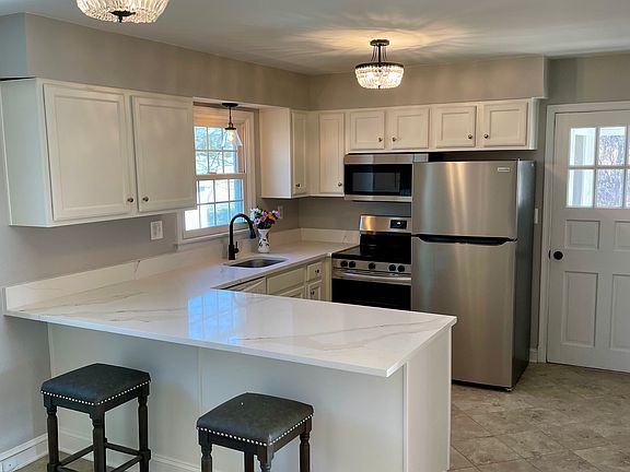Newly remodeled kitchen with brand new appliances