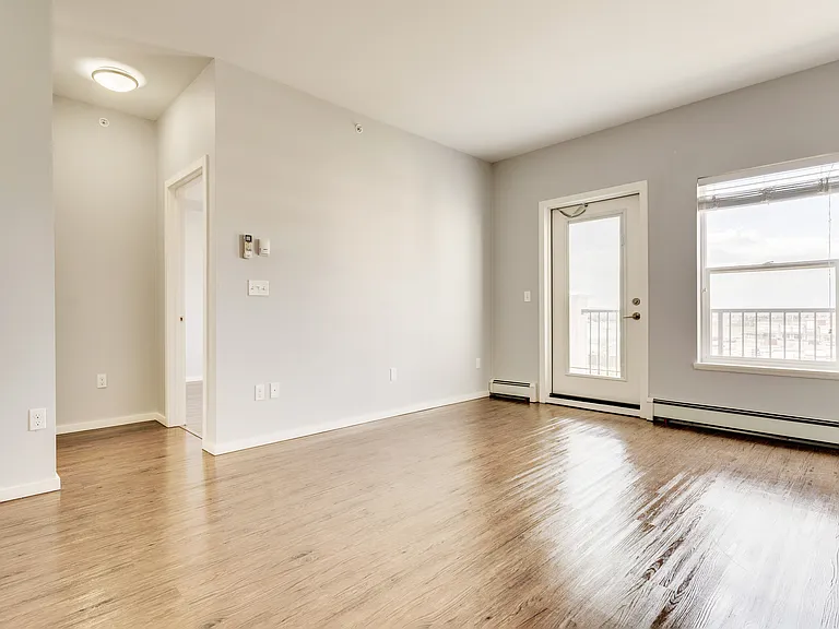 6 Kingsview Rd SE — Photo 16