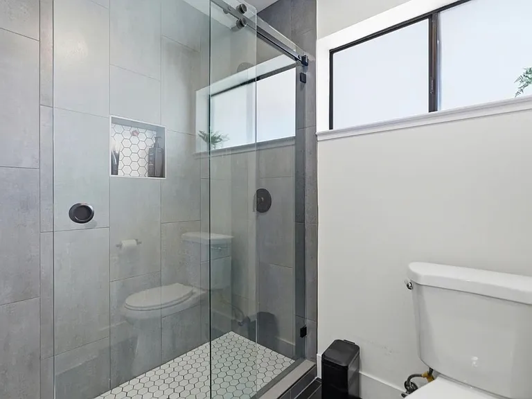 4206 Huntington St — Photo 21
