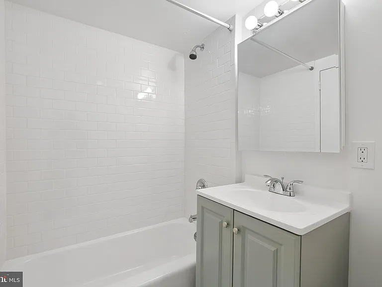 224 W Rittenhouse Sq #30-802 — Photo 8