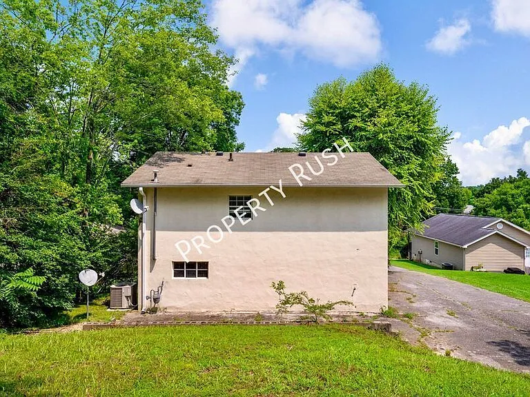 424 Hedgewood Dr — Photo 23
