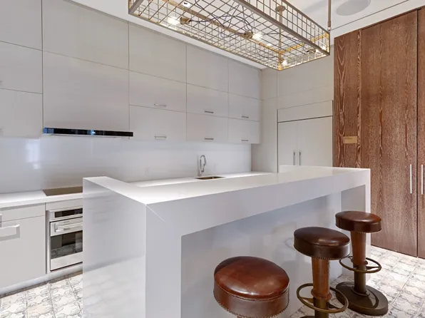 19 Dutch Street image 7 of 26