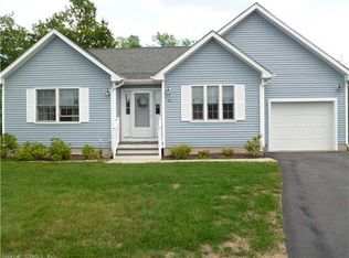 32 Dacosta Dr, Newington, CT 06111
