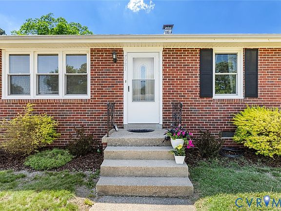 2nd image of 7981 Meadow Dr