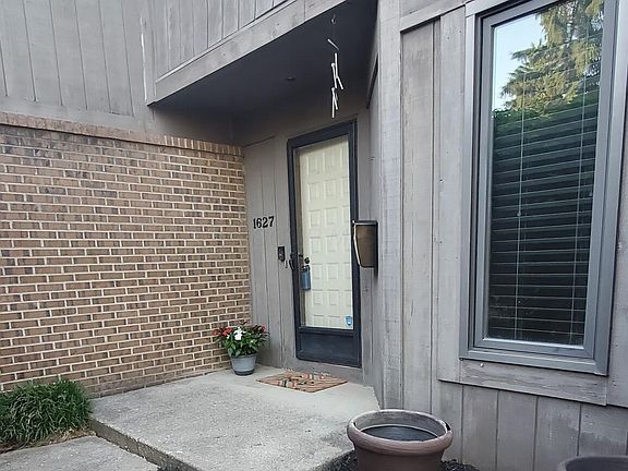 2nd image of 1627 Coppertree Rd