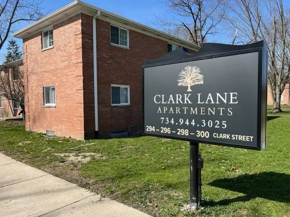 300 Clark St APT 6, Saline, MI 48176
