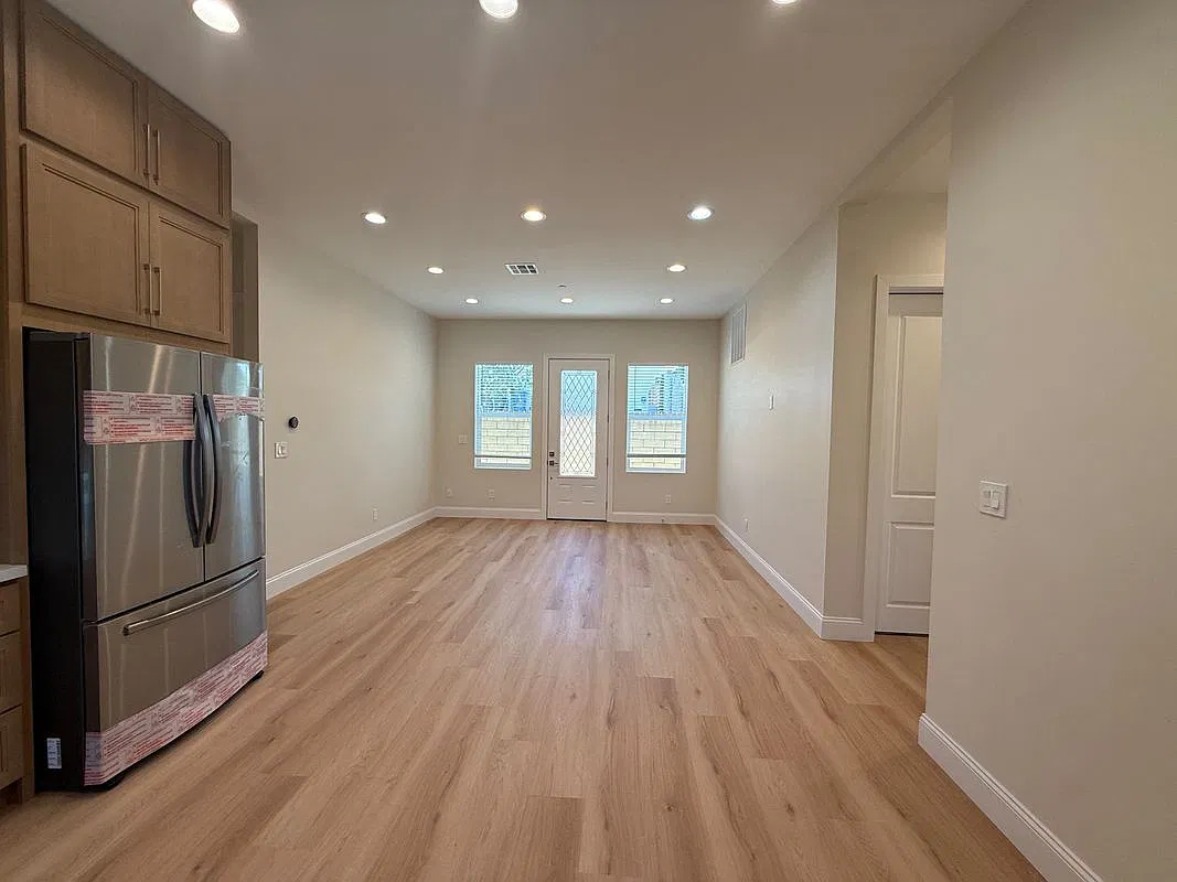 3 bed, 2.0 bath, 1180 sqft, $3,395 — Photo 3