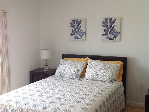 3rd image of 821 Collins Ave APT 303