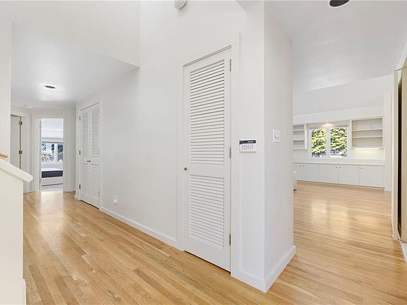 5th image of 120 Prospect St