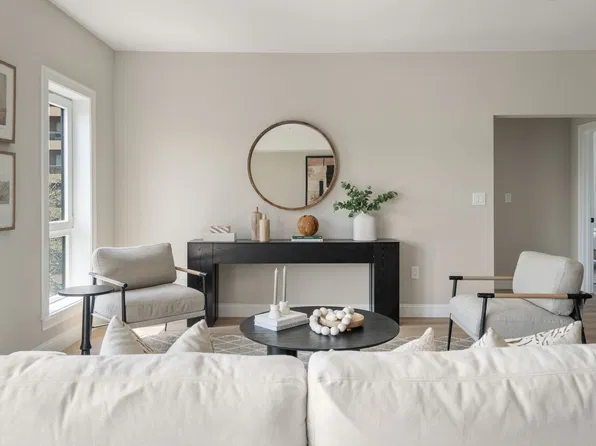 13 Wentworth Rd #301, Quincy, MA 02170
