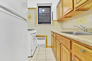 Rented by R New York