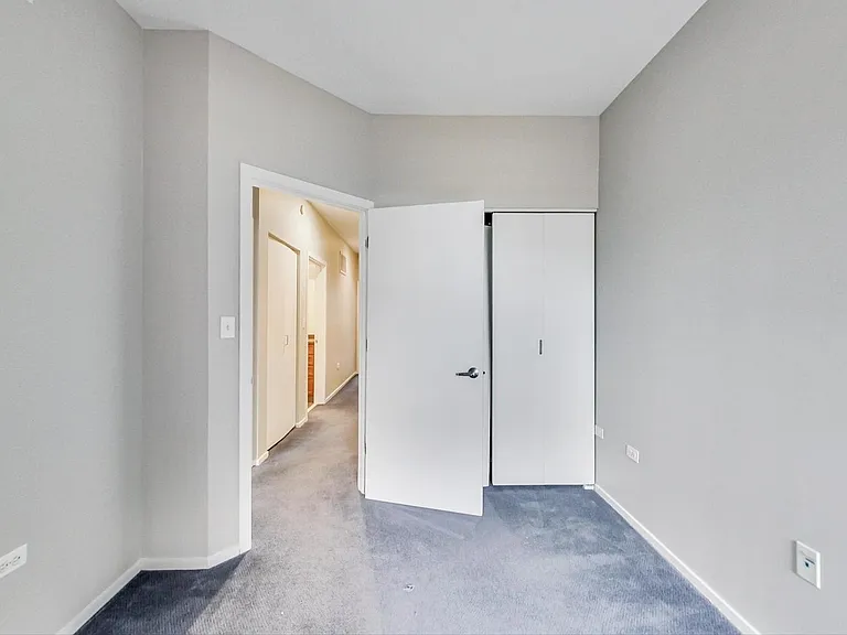 324 N Jefferson St #302 — Photo 22