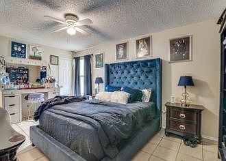 2nd image of 325 Gardenview St #325