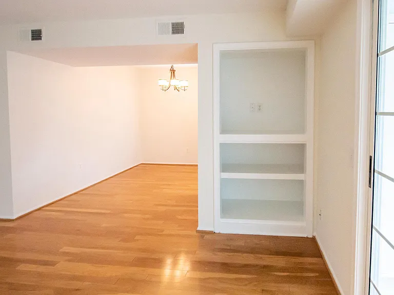 120 Fort Evans Rd SE #C — Photo 7