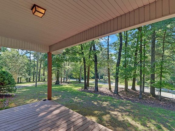 2nd image of 517 Nicholson Rd