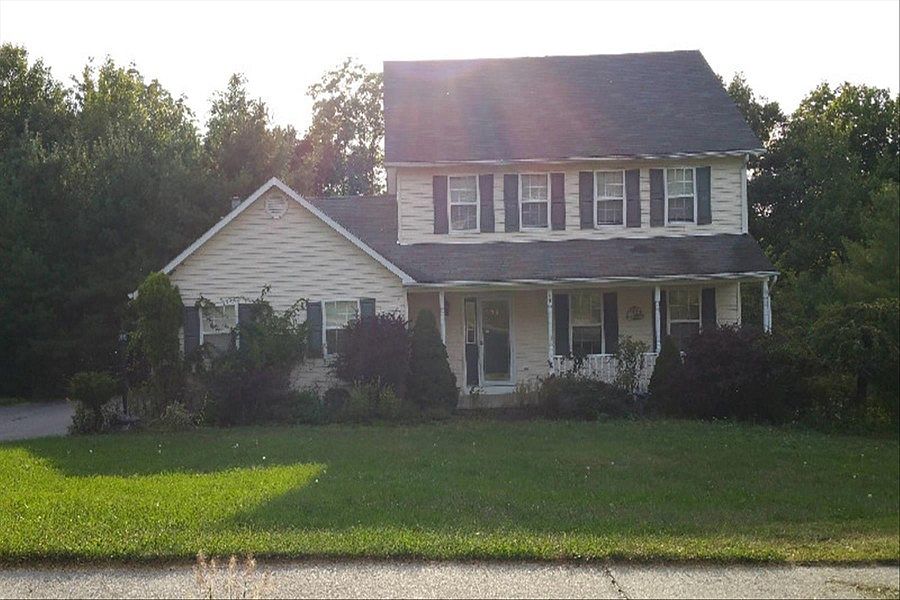 1st image of 33 Cunningham Dr