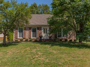 707 Stivers Rd, Woodlawn Park, KY 40207